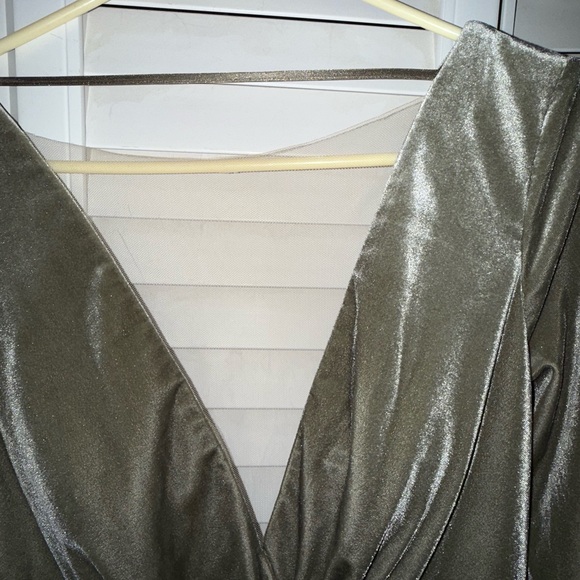 Jenny Yoo Ryland V-Neck Long-Sleeve Open-Back Stretch Velvet Gown Size 8 - Picture 5 of 9